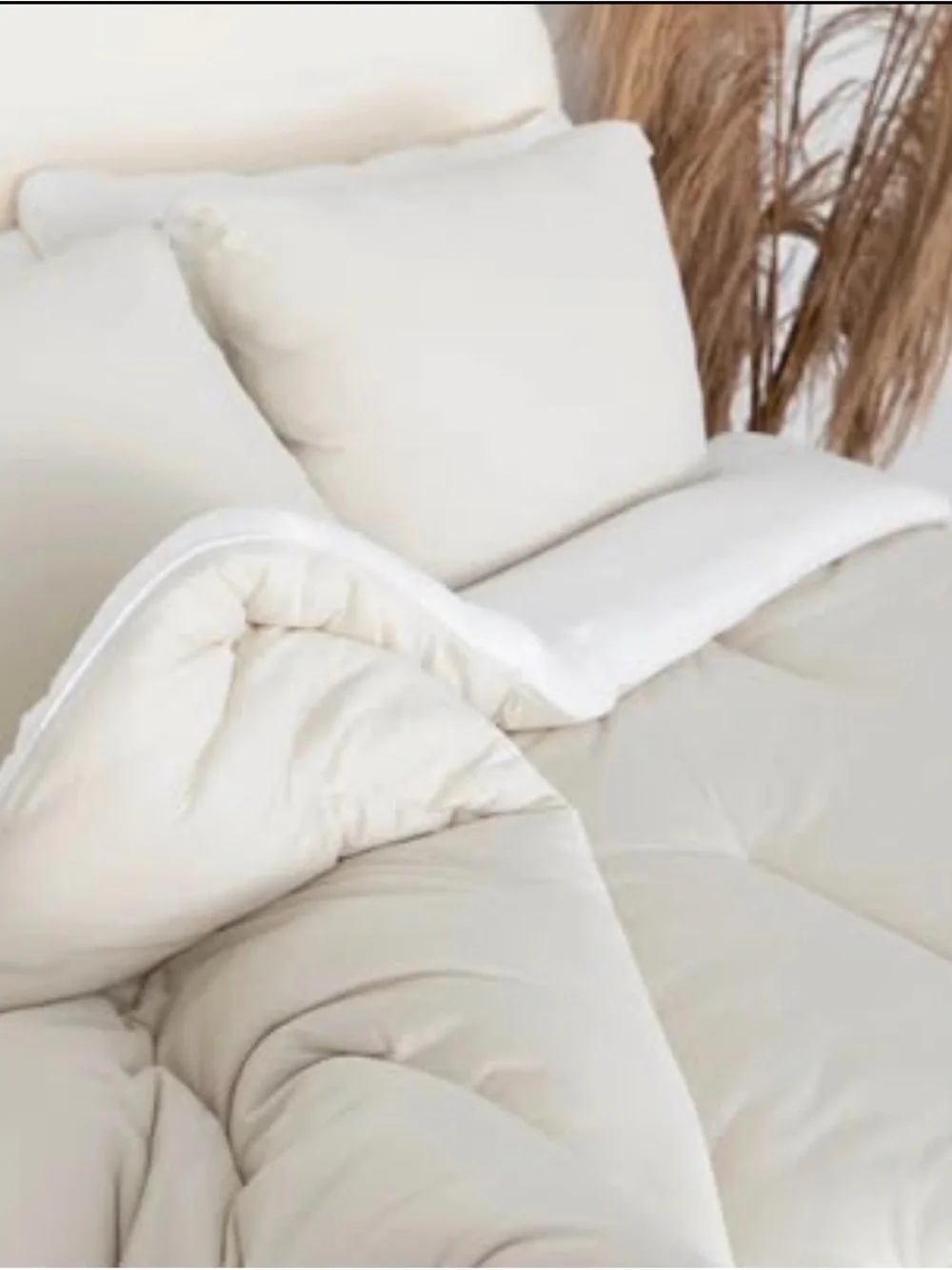 Mellow: Queen Plush Cream/Sand and White Comforter